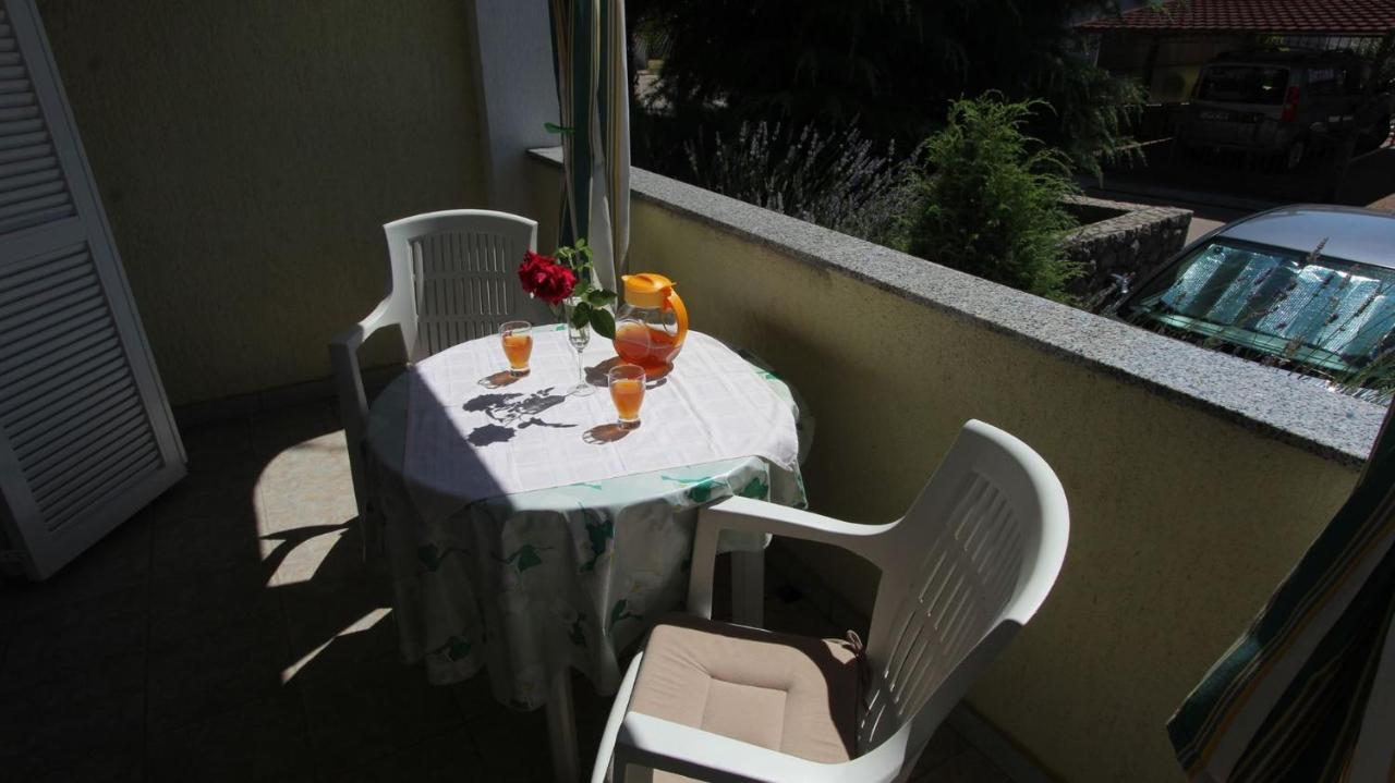 Apartments Grahovac Malinska Exterior photo